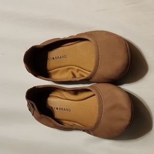 Lucky Brand tan flats